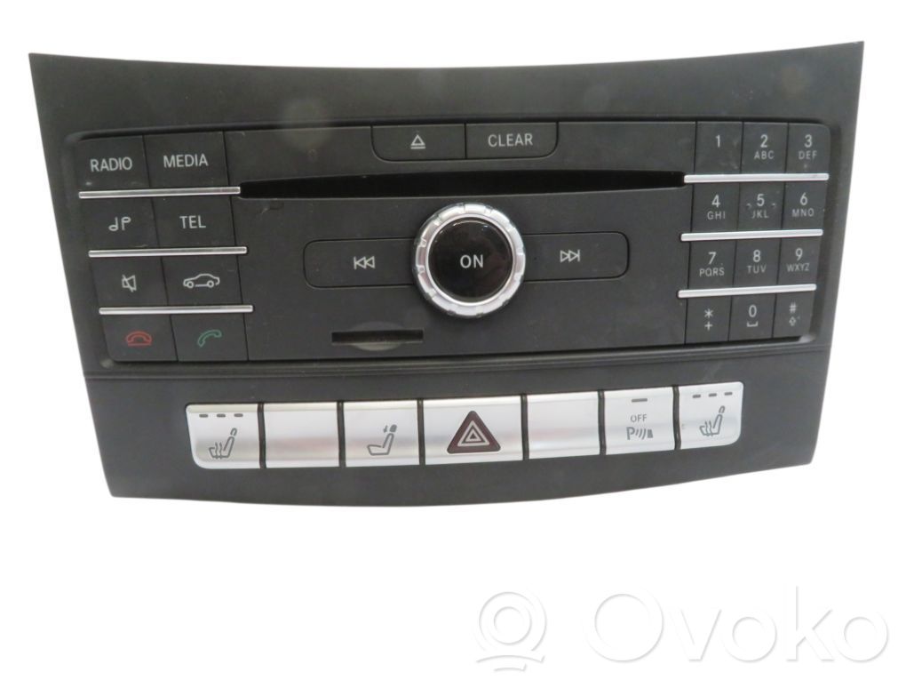 Mercedes-Benz E W212 Panel / Radioodtwarzacz CD/DVD/GPS 