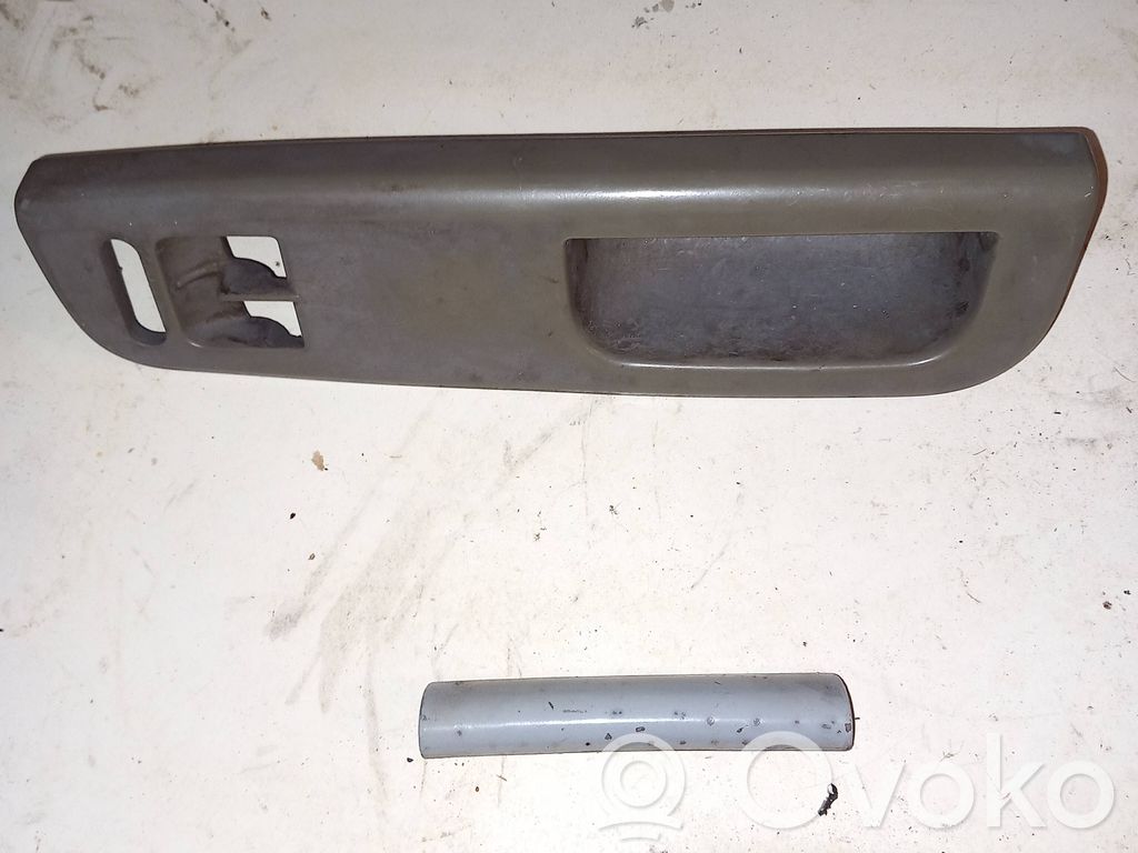 Volkswagen PASSAT B5 Ramka przycisków otwierania szyby drzwi przednich 
