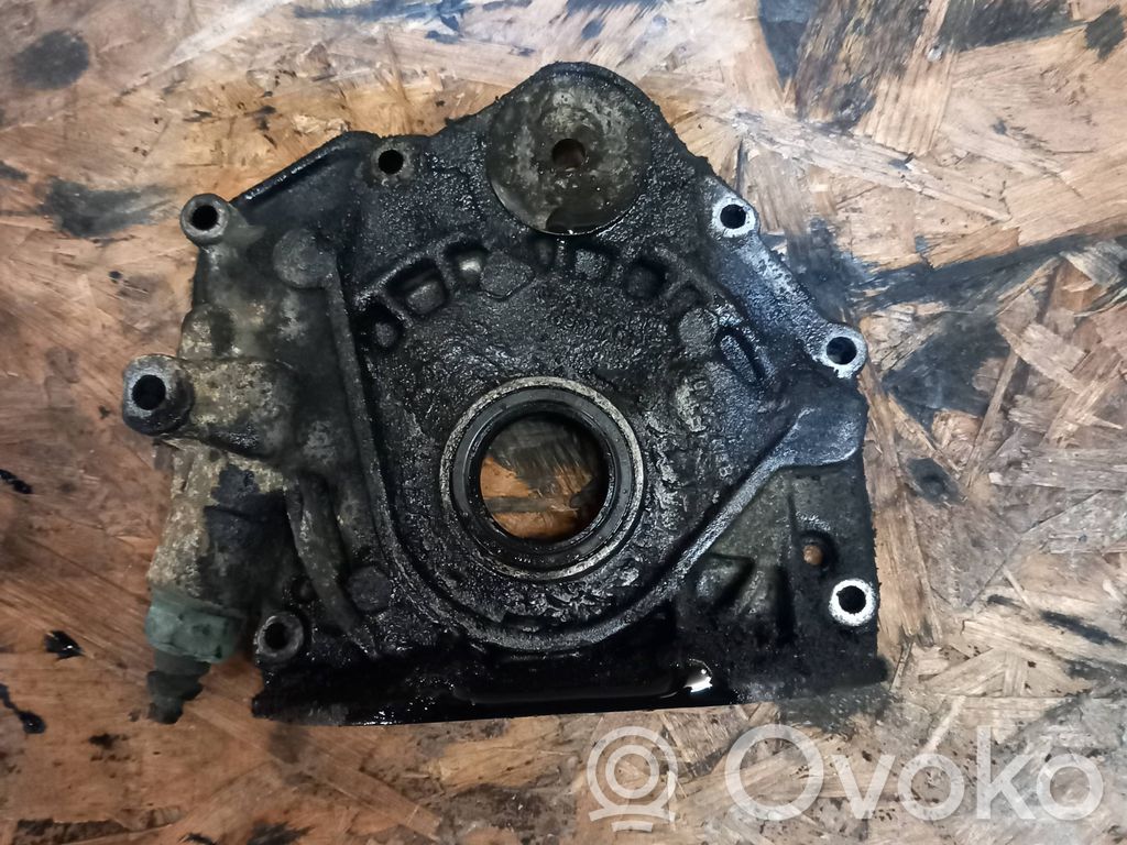 Audi A6 S6 C4 4A Oil pump 