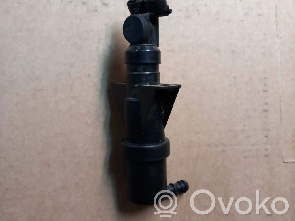 Audi A6 S6 C5 4B Dysza spryskiwacza lampy przedniej 