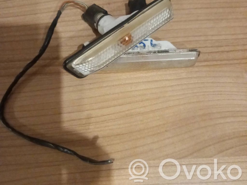 BMW X5 E53 Front fender indicator light 