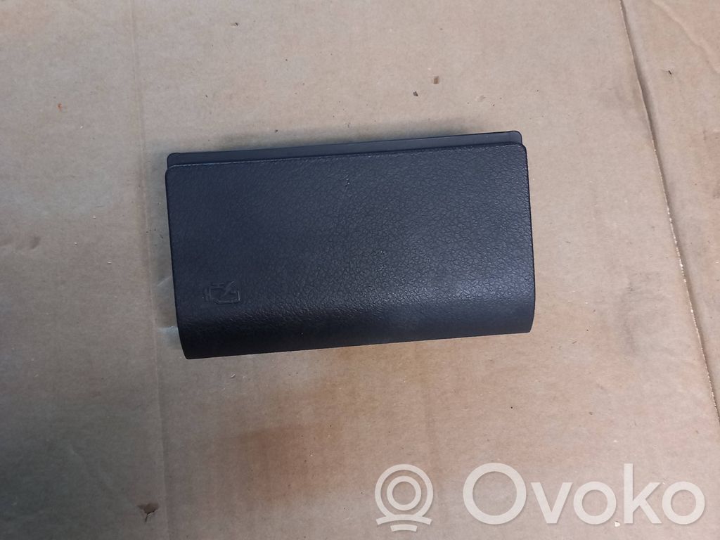 Audi A4 S4 B5 8D Aschenbecher hinten 