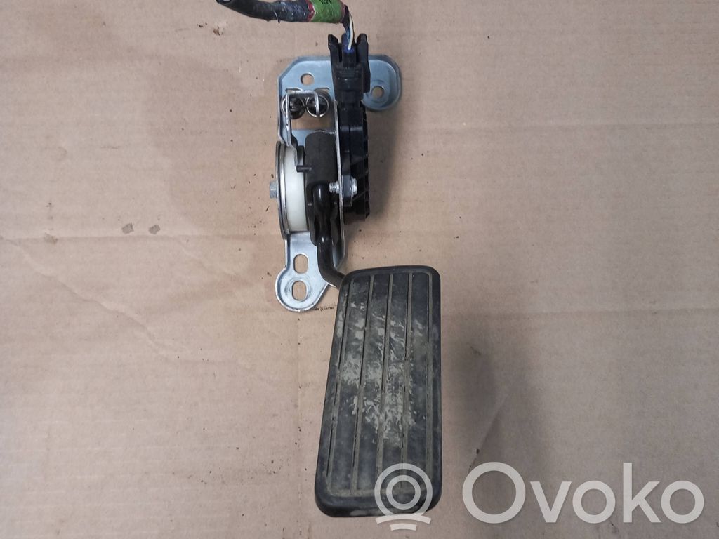 Subaru Outback Akceleratoriaus pedalas 