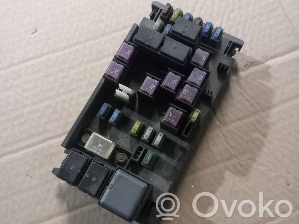 Fuse module   82241AG00B,MB200200B