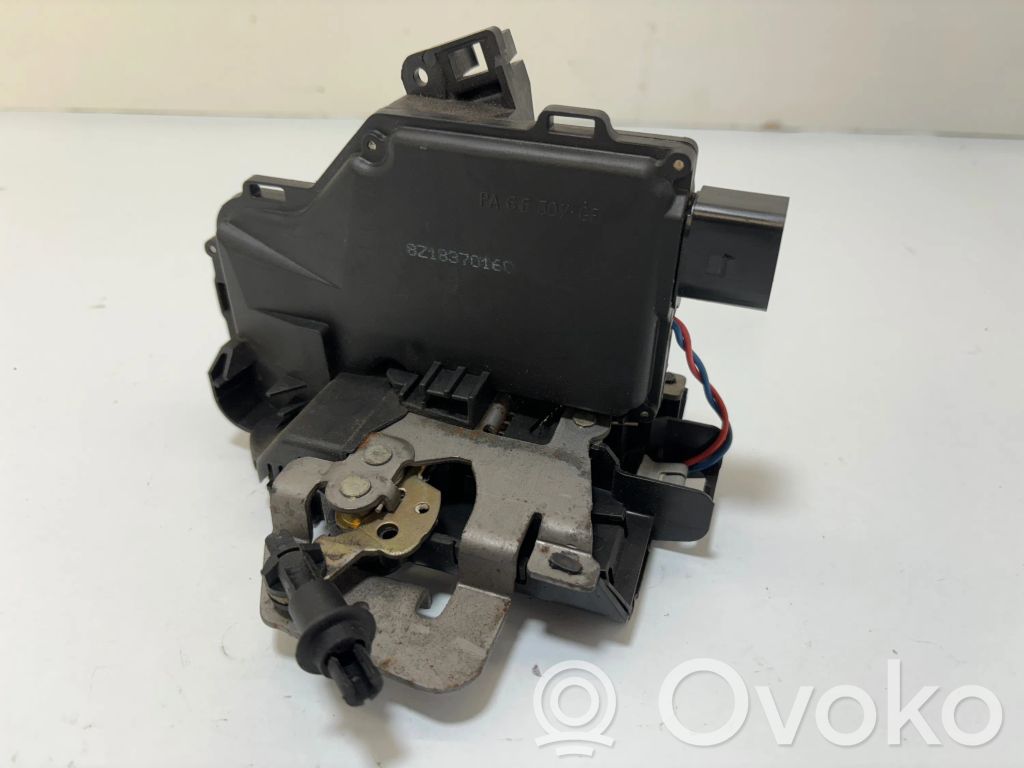 Audi A2 Priekšpusē slēdzene 