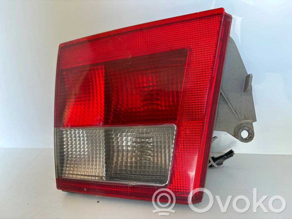 Saab 9-5 Aizmugurējais lukturis pārsegā 