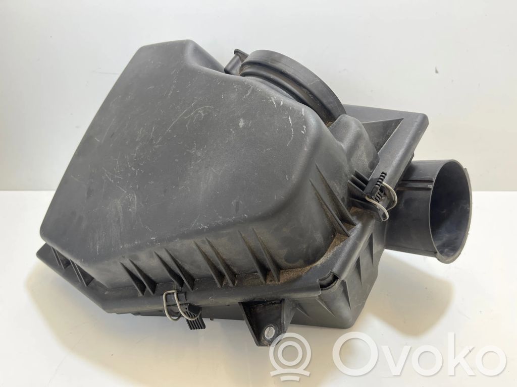 BMW 5 E60 E61 Air filter box 