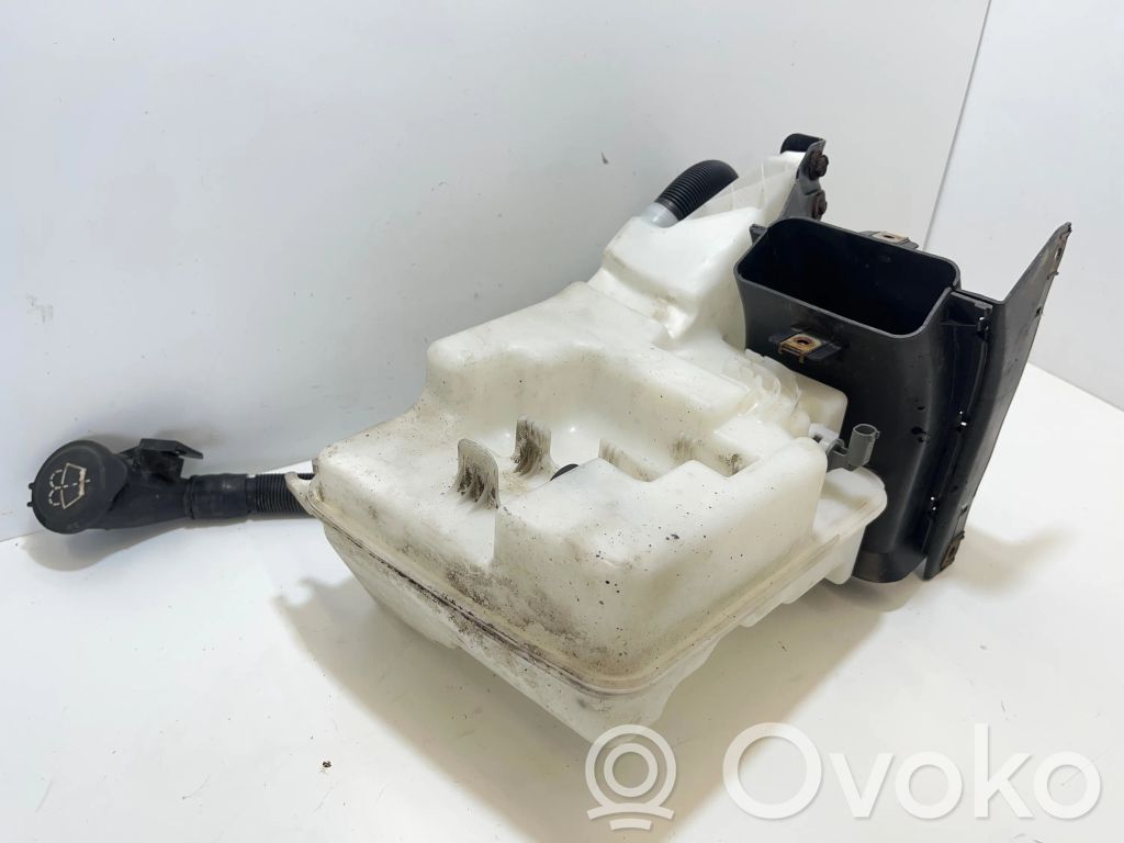 BMW 5 E60 E61 Zbiornik płynu do spryskiwaczy szyby przedniej / czołowej 