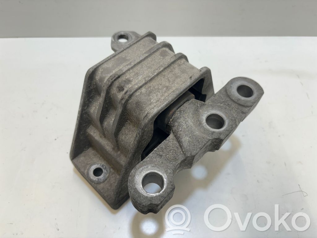 Opel Vectra C Engine mount bracket 