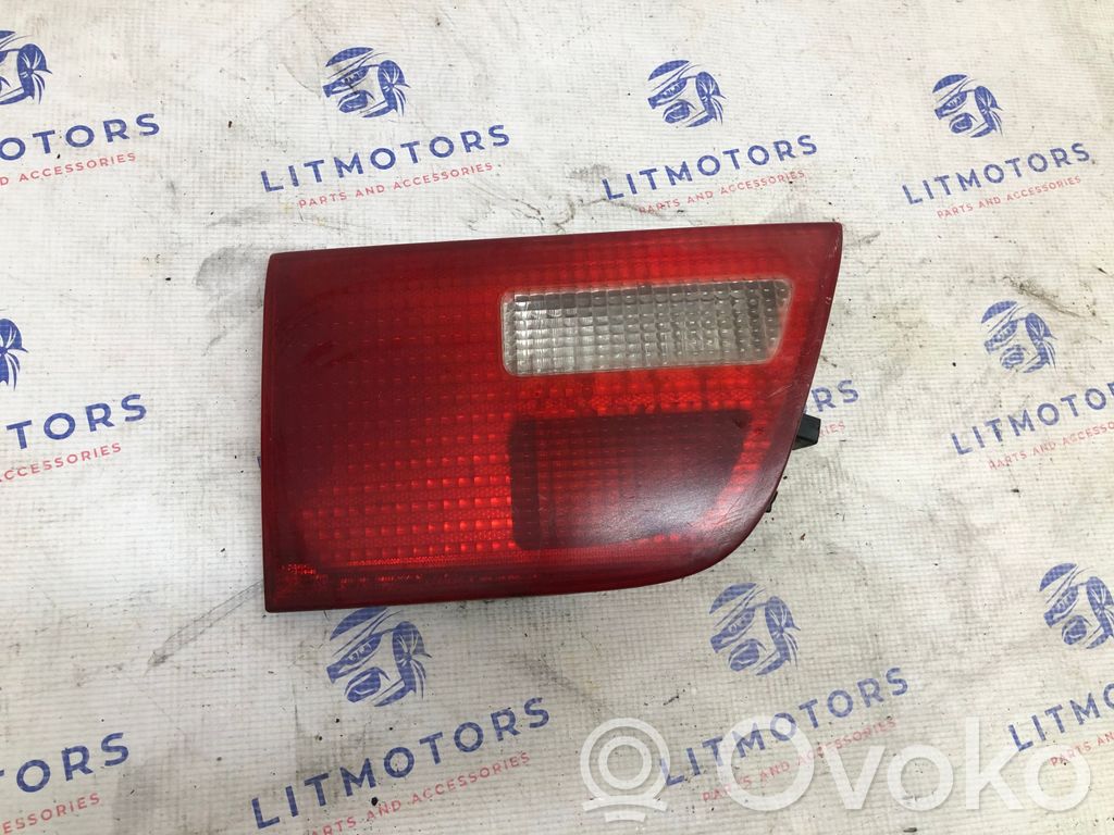 Tailgate rear/tail lights