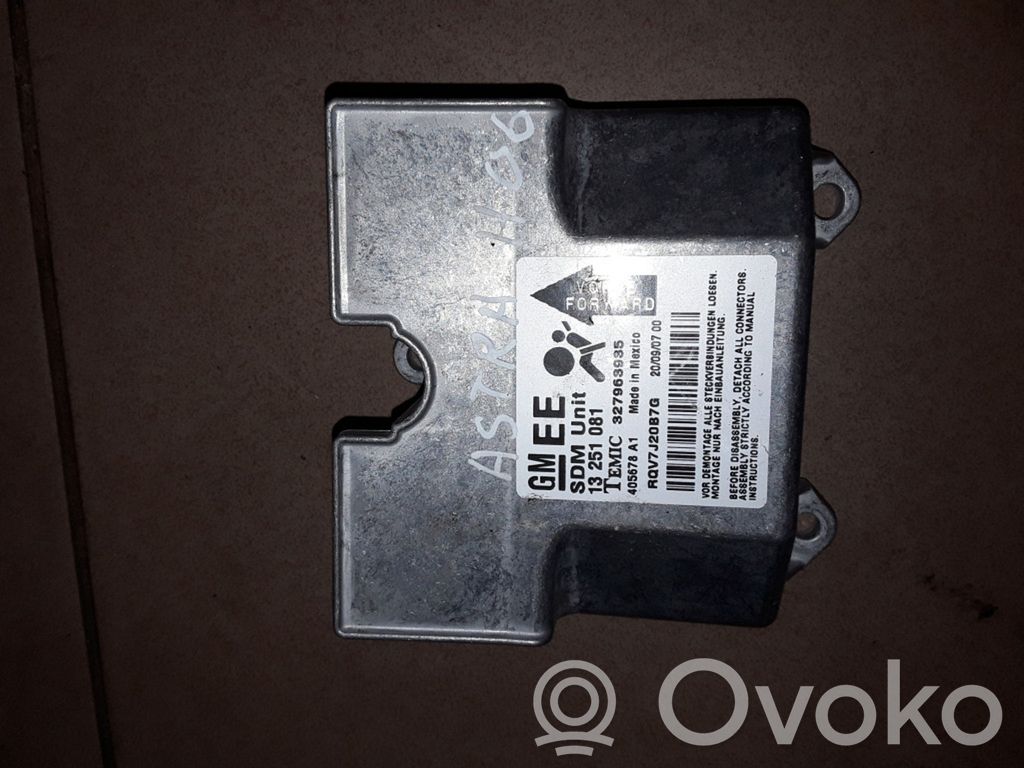 Opel Astra H Airbag control unit/module 
