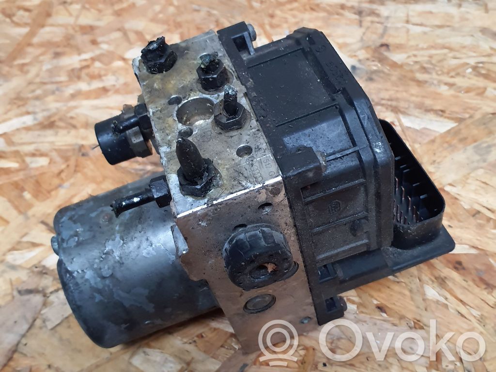 Volkswagen PASSAT B5.5 ABS bloks 