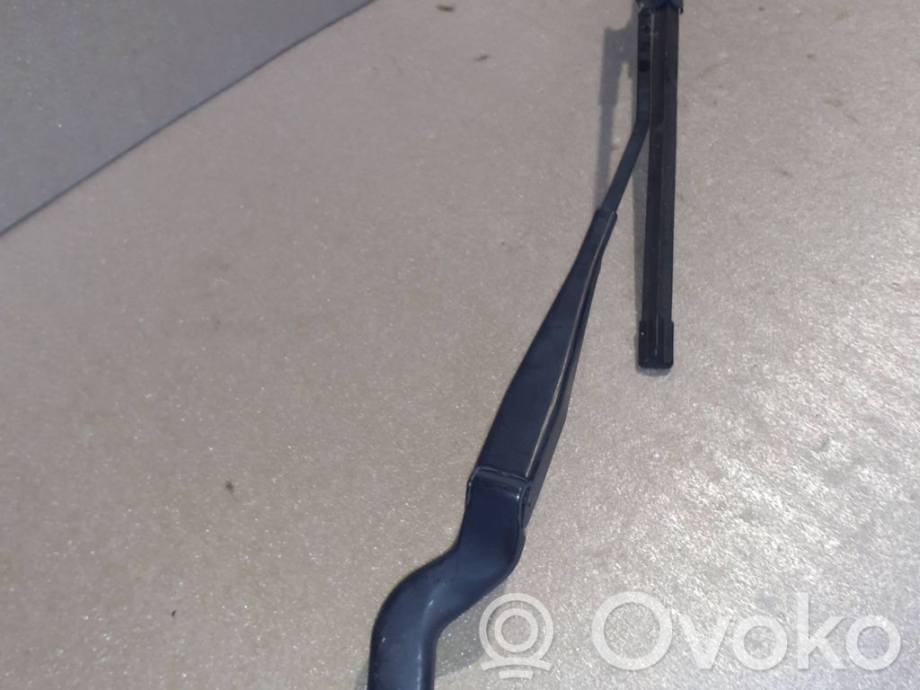 Ford Focus C-MAX Front wiper blade arm 