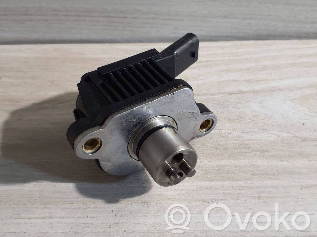 Volkswagen Golf VII Camshaft vanos timing valve 