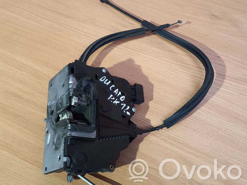 Fiat Ducato Zamek drzwi przednich 