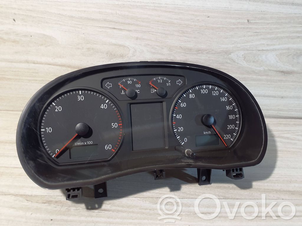 Volkswagen Polo IV 9N3 Licznik / Prędkościomierz 