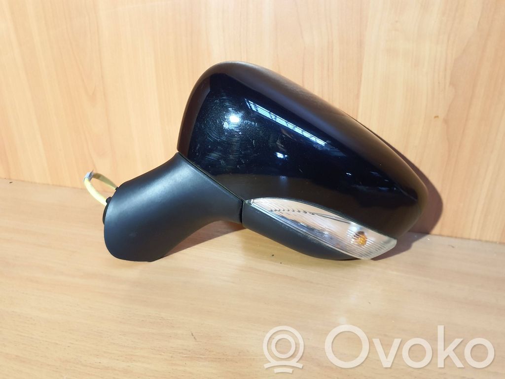 Renault Captur Front door electric wing mirror 