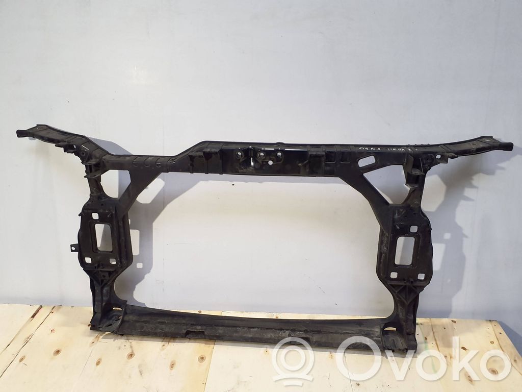Audi A4 S4 B8 8K Radiatorių panelė 