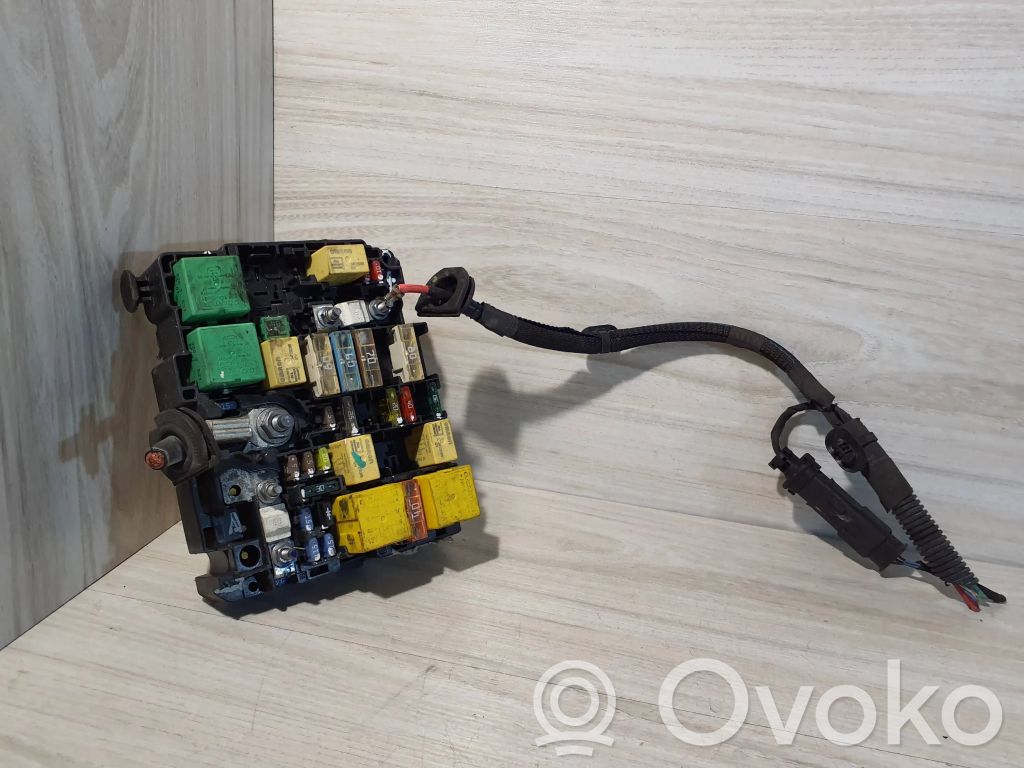 Peugeot 208 I Fuse module 