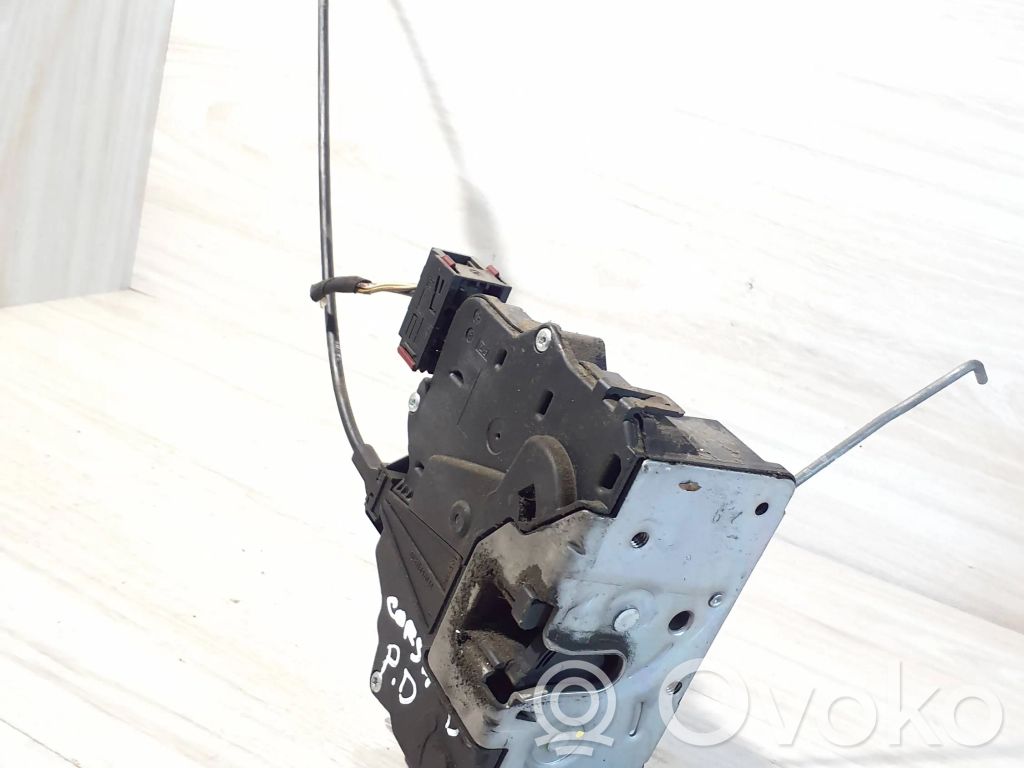 Opel Corsa D Priekšpusē slēdzene 