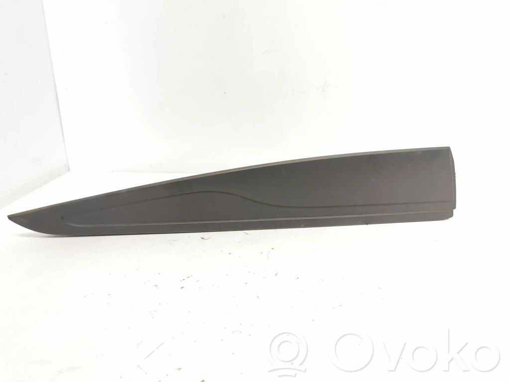 Renault Clio IV Takaoven lista (muoto) 