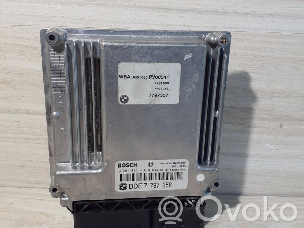BMW 1 E81 E87 Engine control unit/module 