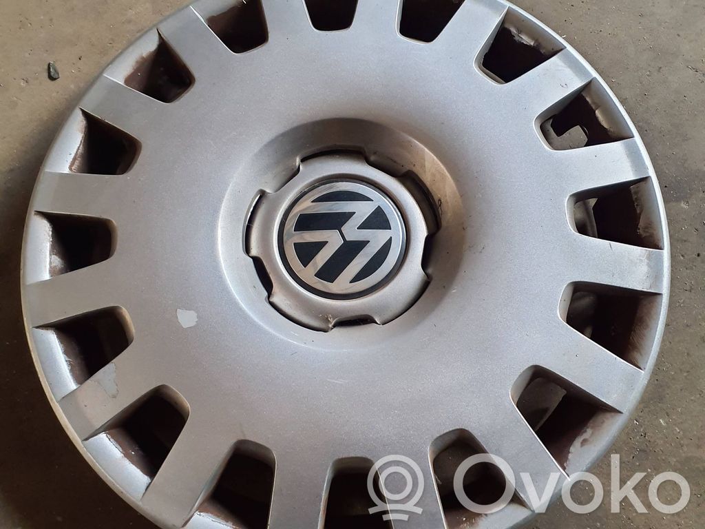 Volkswagen Touran I R16 wheel hub/cap/trim 