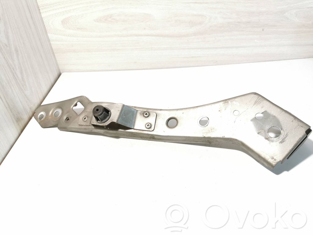 Renault Megane III Headlight/headlamp mounting bracket 