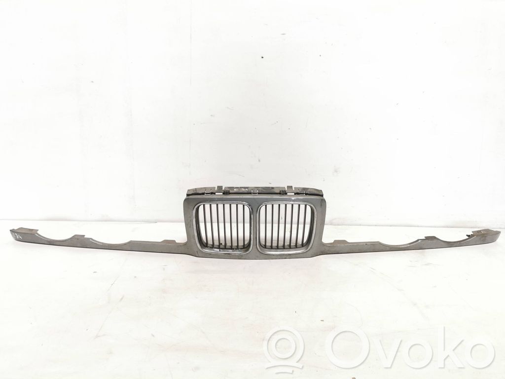 BMW 5 E34 Front bumper upper radiator grill 