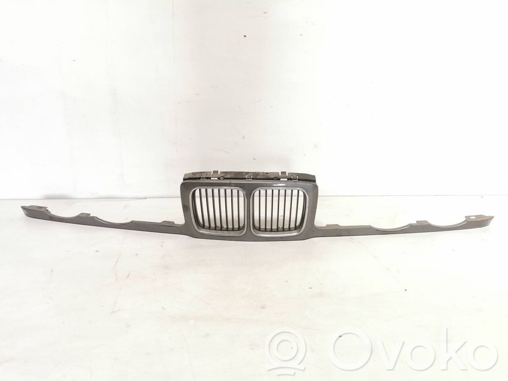 BMW 5 E34 Front bumper upper radiator grill 