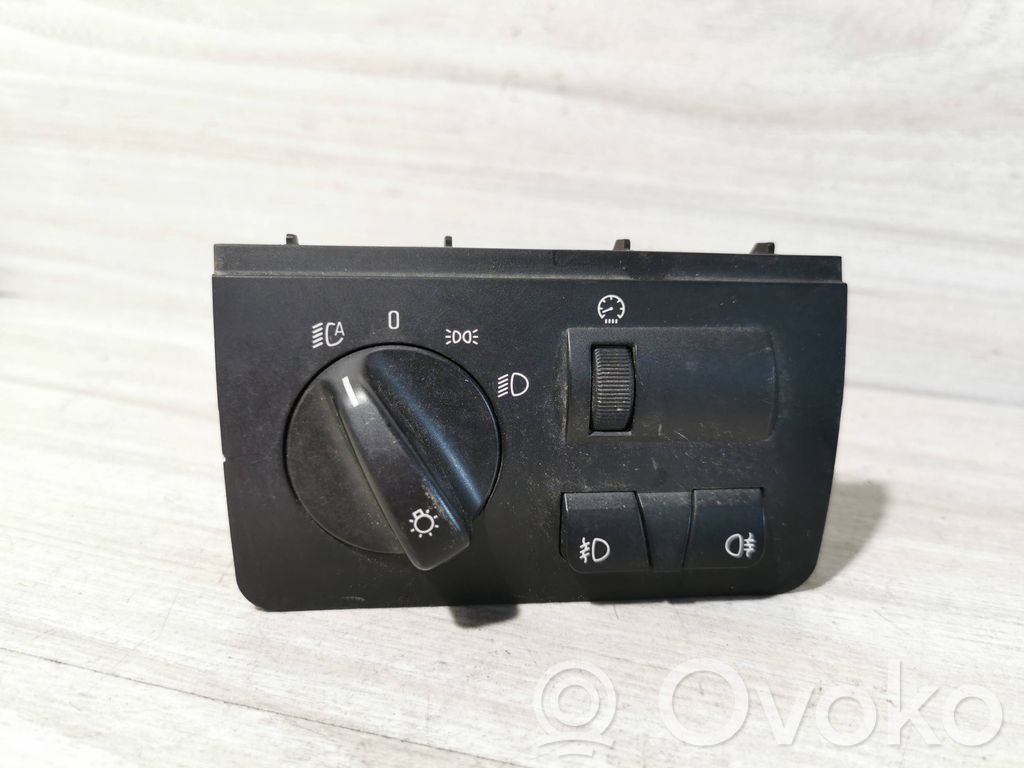 Light switch   6909775,139823,037045061
