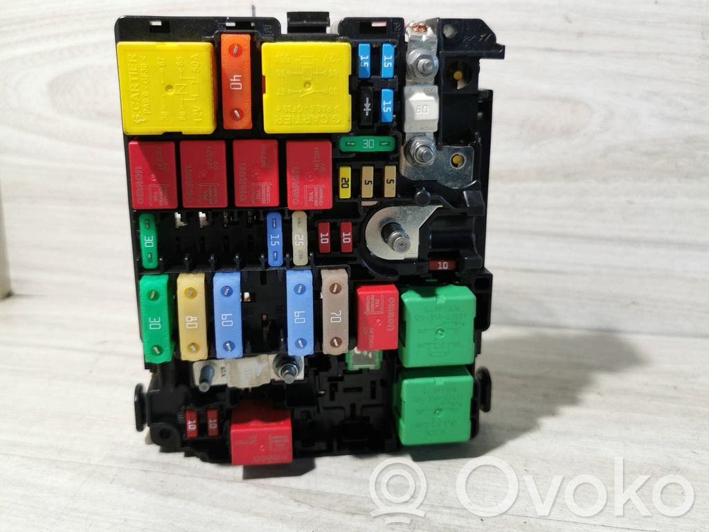 Citroen C3 Aircross Fuse module 
