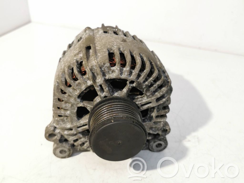 Audi A4 S4 B7 8E 8H Ģenerators 