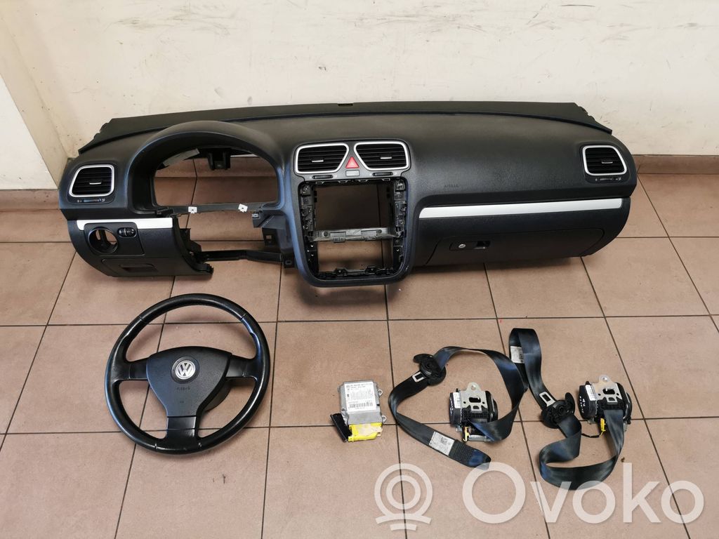 Volkswagen Scirocco Oro pagalvių komplektas su panele 