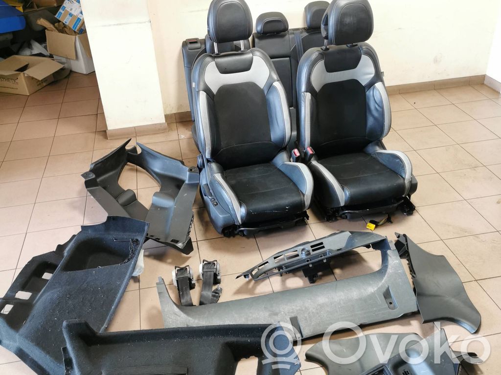 Seat set