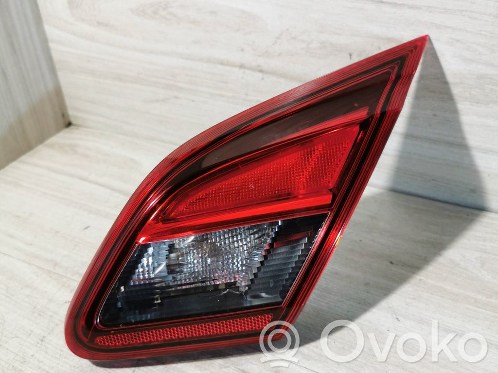 Opel Corsa E Rückleuchte Heckleuchte innen 
