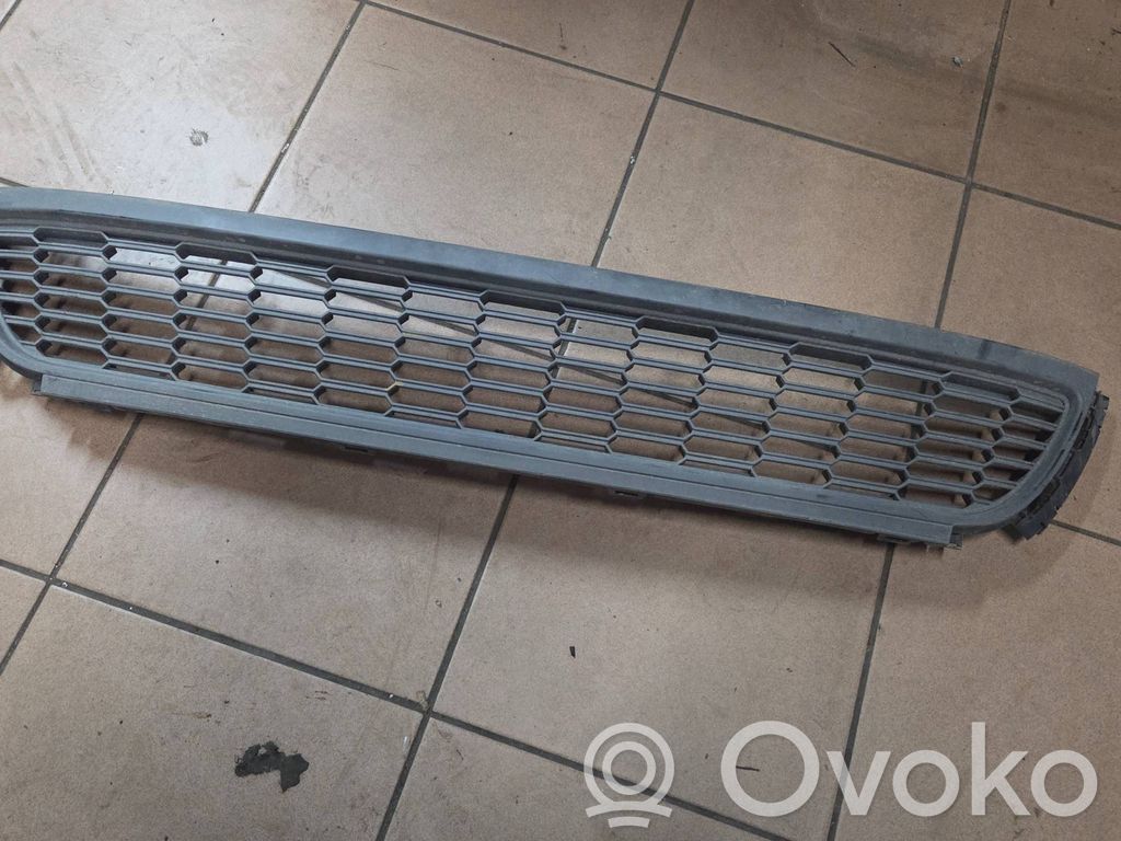 Volkswagen Polo V 6R Kratka dolna zderzaka przedniego 