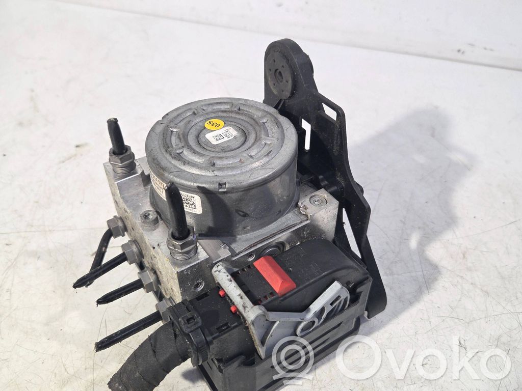 Volkswagen Golf VII Bomba de ABS 