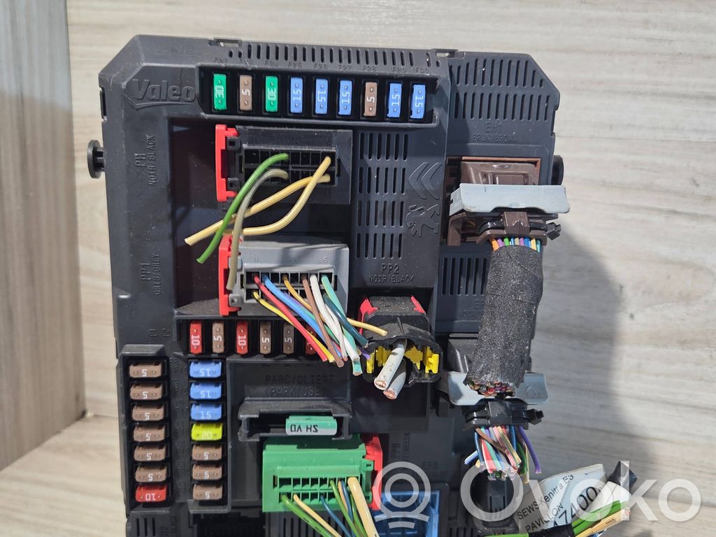 Citroen C4 Cactus Fuse module 