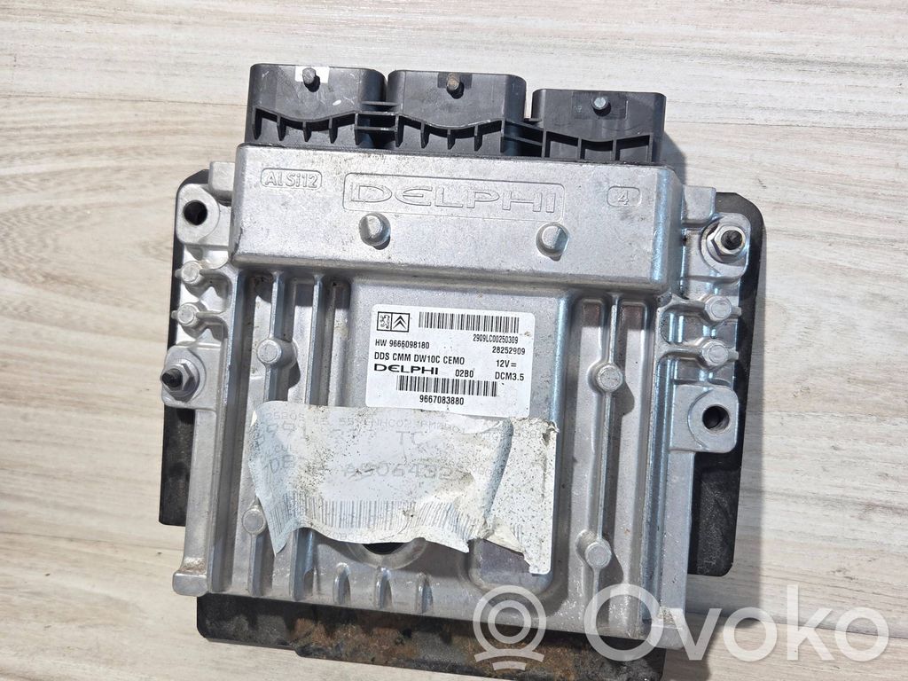 Peugeot 5008 Engine control unit/module 
