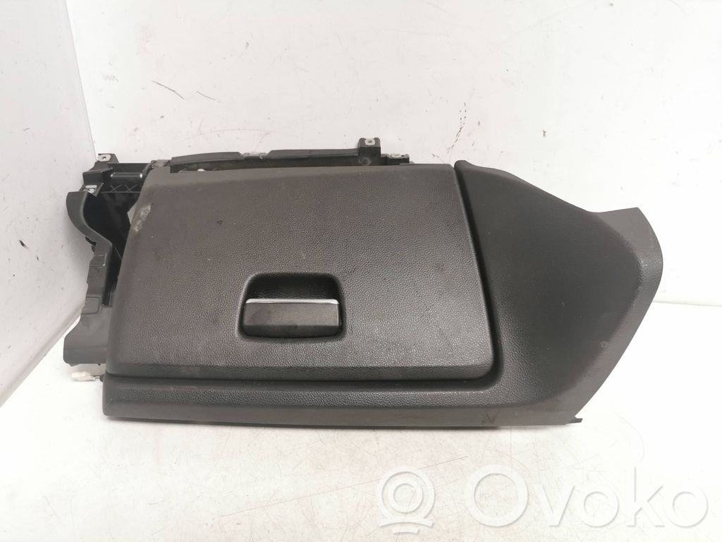 BMW 1 E81 E87 Glove box set 