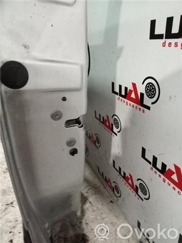 Cerradura de puerta delantera