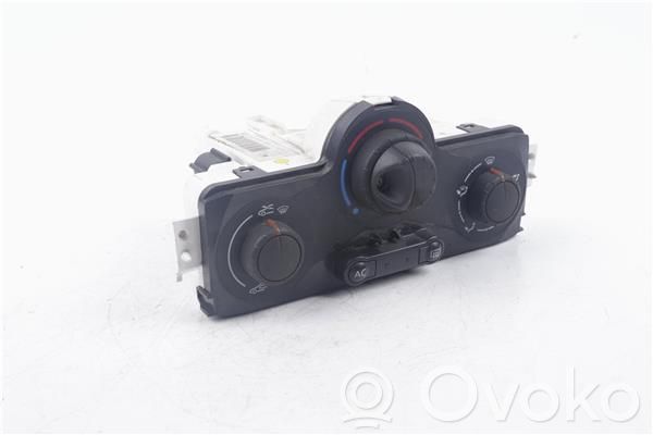 Interruptor del aire acondicionado (A/C)   69420003