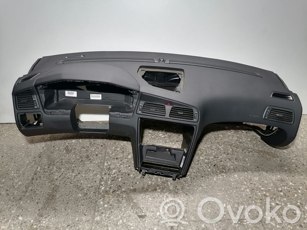 Volvo V70 Dashboard 