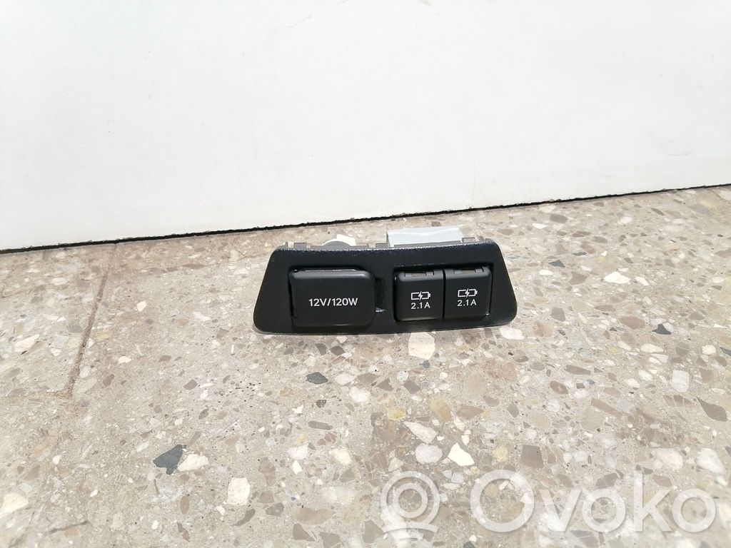 Lexus ES 250 - 300 - 330 USB socket connector 