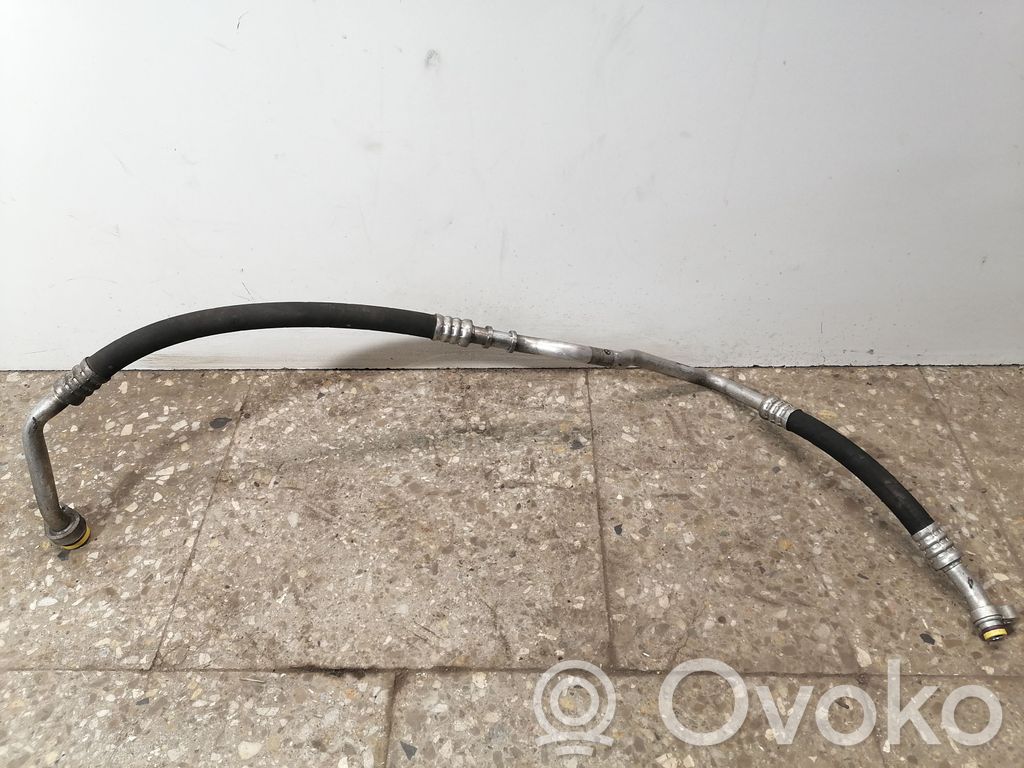 BMW X5 E70 Ilmastointilaitteen putki (A/C) 