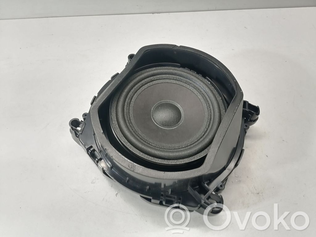 BMW X5 E70 Subwoofer 