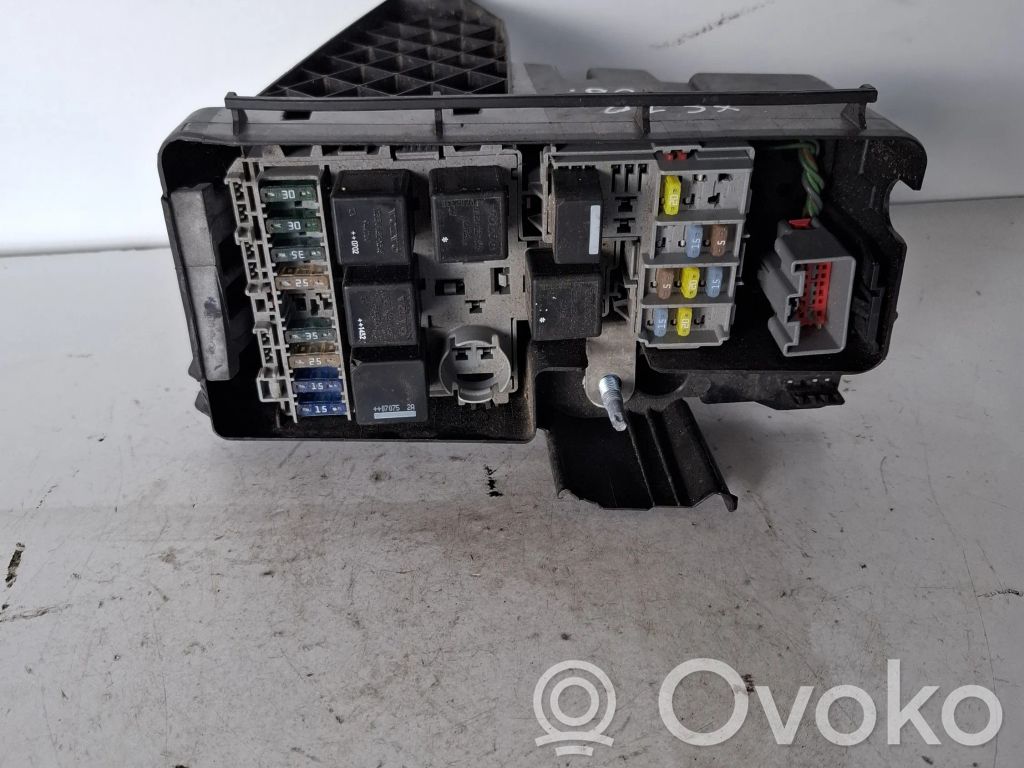 Volvo XC70 Fuse module 