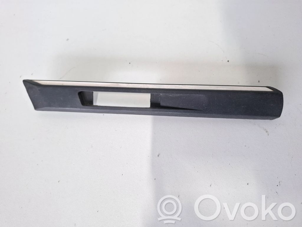 BMW 7 E38 Apdaila sparno (moldingas) 