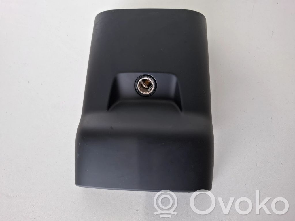 Volvo XC90 Panel gniazda zapalniczki tylnej tunelu środkowego 